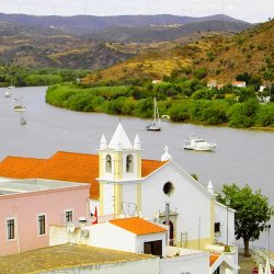 Der Rio Guadiana fließt durch Portugal und Spanien